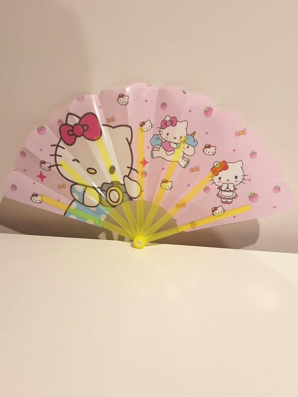 Hello Kitty Kawaii Waterproof Folding Hand Fan Plastic , NEW - Picture 2 of 4